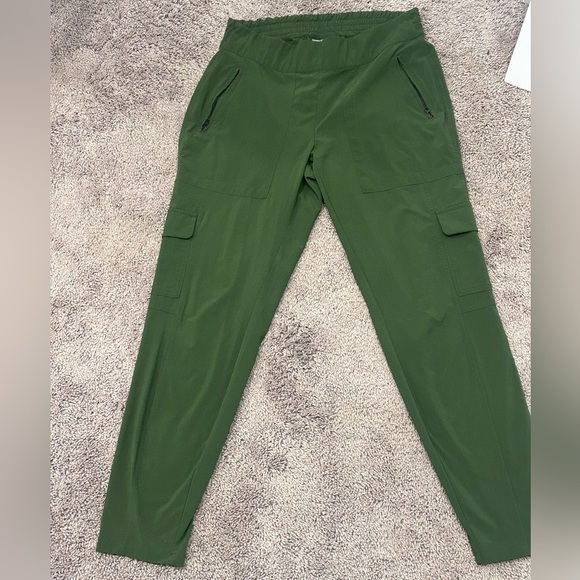 ATHLETA Chelsea Cargo Pants size 6. Dark‎ green - Picture 2 of 5